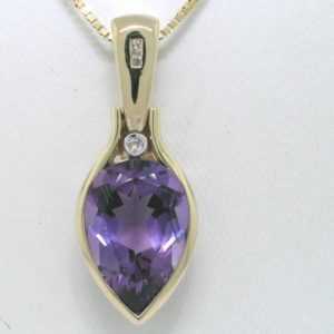 Amethyst Anhänger 585 Gelbgold 14Kt Gold natürlicher Amethyst   3 Brillanten