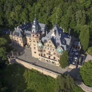 Schlossromantik in traumhafter Kulisse im 4* Schloss Hotel Wolfsbrunnen