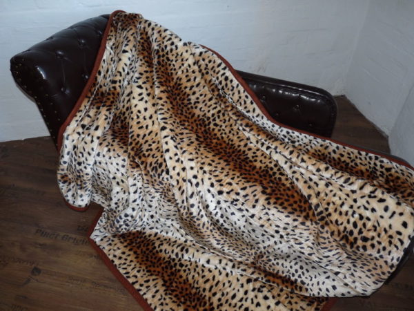 Kuscheldecke Tagesdecke Wohndecke Decke Plaid Leopard - Modell II