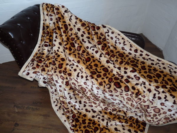 Kuscheldecke Tagesdecke Wohndecke Decke Plaid Leoparden - Look