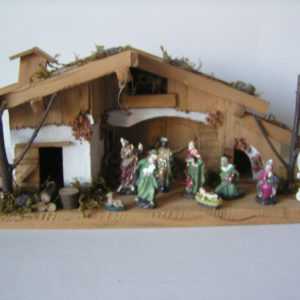 Weihnachtskrippe mit 11 Figuren, Krippe, Holzhaus, Weihnachten, Krippenhaus