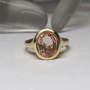 Ring mit ca. 2,50ct Morganit in 750/18K Gelbgold Handarbeit