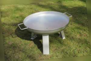 Klöpperboden Edelstahl Feuerschale Ø 60 cm 600 mm inkl. Füße und Griffe 1.4301
