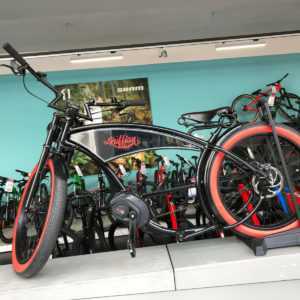 Ruff Cycles THE RUFFIAN 26" Pedelec E-Bike Cruiser 2021 CX 300Wh schwarz/rotwand