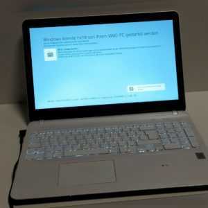 Sony Vaio SVF153A1YM / i7 / DEFEKT ERSATZTEILE SIEHE BESCHRIEBUNG ##929