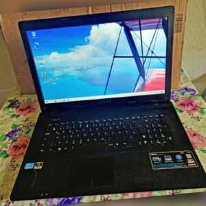 ASUS F75V Intel i3 CPU2X2,40 GHz1 TB HDD Display 17,3 Zoll mit Neuer Tasche