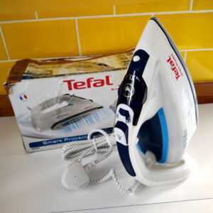 Tefal Dampfbügeleisen Smart Protect FV4980 2600W Dampfbügeleisen blau weiß