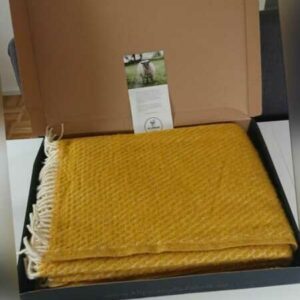 Klippan Lammwolldecke Velvet in gelb/safran 1,3mx2m