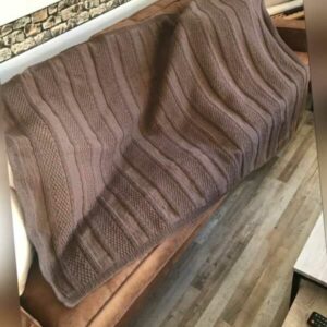 Wolldecke handgestrickt
