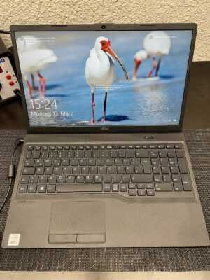 Fujitsu Lifebook A3510, Core i5-1035G1, 8GB RAM, 256GB SSD, DE