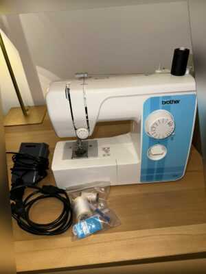Brother Nähmaschine J14S inkl. Fußpedal + Verarbeitungsset LED Beleuchtung 50 W