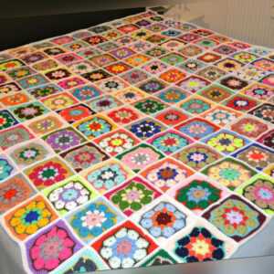 Bunte Granny Square Häkeldecke, Tagesdecke, Kuscheldecke ca. 184cm