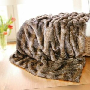 Felldecke (Fellimitat) Otter Kuscheldecke Tagesdecke versch.