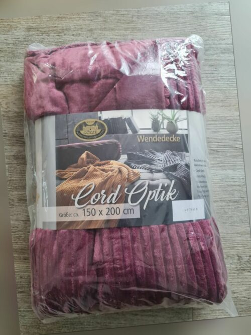 Gözze Wohndecke Kuscheldecke Cord Optik 150 x 200 cm in Brombeere