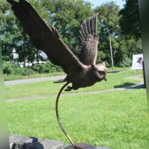 Bronzeskulptur fliegende Eule mit Standfuß Dekoration für Haus und Garten