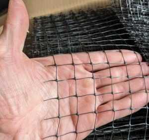 Maulwurfnetz Maulwurfgitter - 2m breit 15m lang - schwarz Rollrasen - verpackt