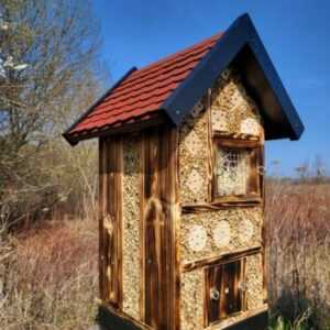 Stehendes  Insektenhotel Bienenhaus zum Aufstellen  / 4 Seiten bewohnbar