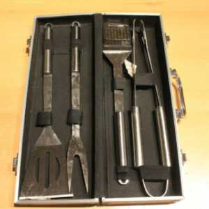 GrillZange , Grillbesteck , Grillwerkzeug Set im Metallkoffer,