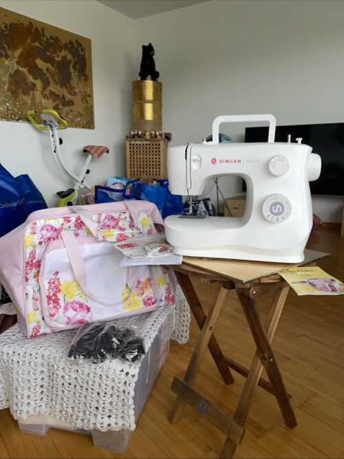 Neu Singer M2405 mechanische Nähmaschine mit Tasche Tragetasche Blumen Rosa Pink