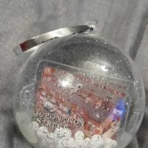 Krönungsstraße Christbaumkugel Baumschmuck Geschenk ITV Seife Oper