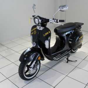 Amalfi Electric Scooter 45 km/h von Dreems in Italien Retro Look ...