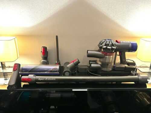 Dyson V8 Absolut inkl. Zubehör Neuwertig!