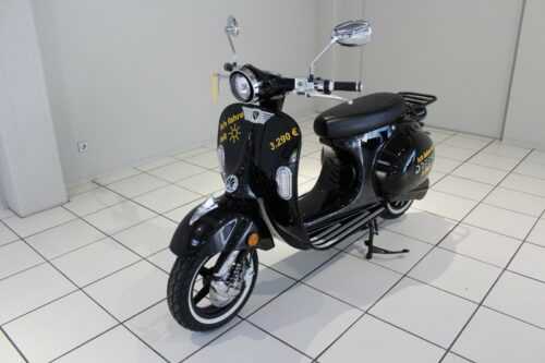 Amalfi Electric Scooter 45 km/h von Dreems in Italien Retro Look ...