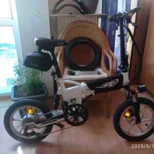E-Bike neu-gebraucht ohne Gebrauchsspuren. Federgabel+Hydraulische Bremsen,neu.