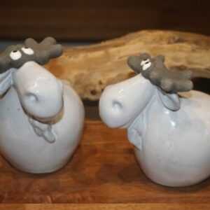 2 Stück Weihnachtselche aus Keramik, Dekofiguren für die Weihnachtszeit, H 13 cm