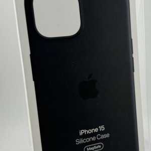 Original Apple iPhone 15 Silikon Hülle Case mit MagSafe MT0J3ZM/A Schwarz Black