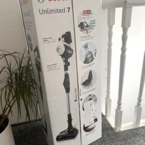 Bosch Unlimited 7 BCS712GB, neu in versiegelter Verpackung, 2 Akkus