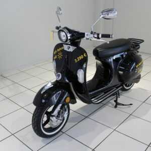 Amalfi Electric Scooter 45 km/h von Dreems in Italien Retro Look ...