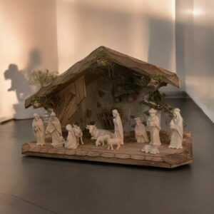 XXL Weihnachtskrippe Holz Almhütte mit 14 Figuren Krippenstall Krippe Deko Set