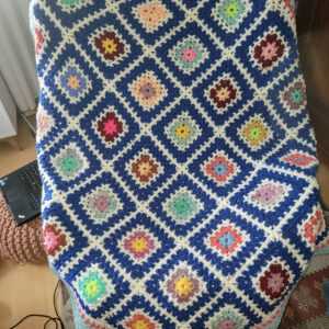 Häkeldecke Wohndecke Granny Square Patchwork Handarbeit Unikat Neu