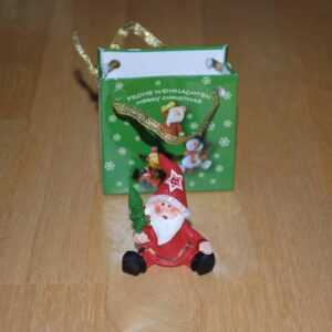 Deko Figur Weihnachtsmann Weihnachtsfigur, Nikolaus mit Baum in Geschenktüte
