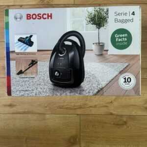 Bosch Serie 4 BGL38BA3GB ProEco Zylinderstaubsauger mit Beutel, schwarz BRANDNEU